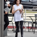 grabbingcoffee300517-015.jpg
