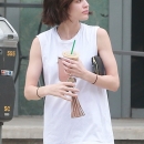 grabbingcoffee300517-032.jpg
