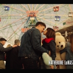 katy_keene_s01e01_1080p_web_h264-xlf_0727.jpg