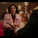 katy_keene_s01e02_1080p_web_h264-memento_0389.jpg