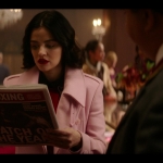 katy_keene_s01e02_1080p_web_h264-memento_0391.jpg