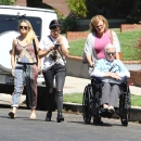 outwithherfamily210918-033.jpg