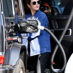 seenatthegasstationinstudiocity100221_050.jpg