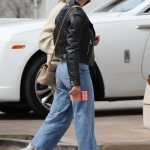 shoppingataclothingstore070321_013.jpg