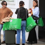 shoppingbh080224-010.jpg