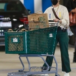 Filename=shoppingla240121-012.jpg
Filesize=2928KiB
Dimensions=2200x3300
Date added=Jan 24, 2021 shoppingla240121-012.jpg