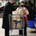 Filename=shoppingla240121-026.jpg
Filesize=2661KiB
Dimensions=2200x3300
Date added=Jan 24, 2021 shoppingla240121-026.jpg