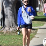 walkingherdogsinla110221_008.jpg