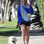 walkingherdogsinla110221_043.jpg