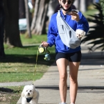 walkingherdogsinla110221_045.jpg