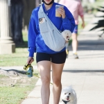 walkingherdogsinla110221_046.jpg